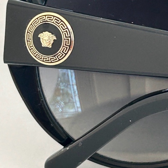Versace Women’s Medusa 4239 GB1/T3 Sunglasses - Picture 5 of 11